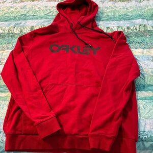 Men’s Oakley Burgundy Hoodie
Large, never worn